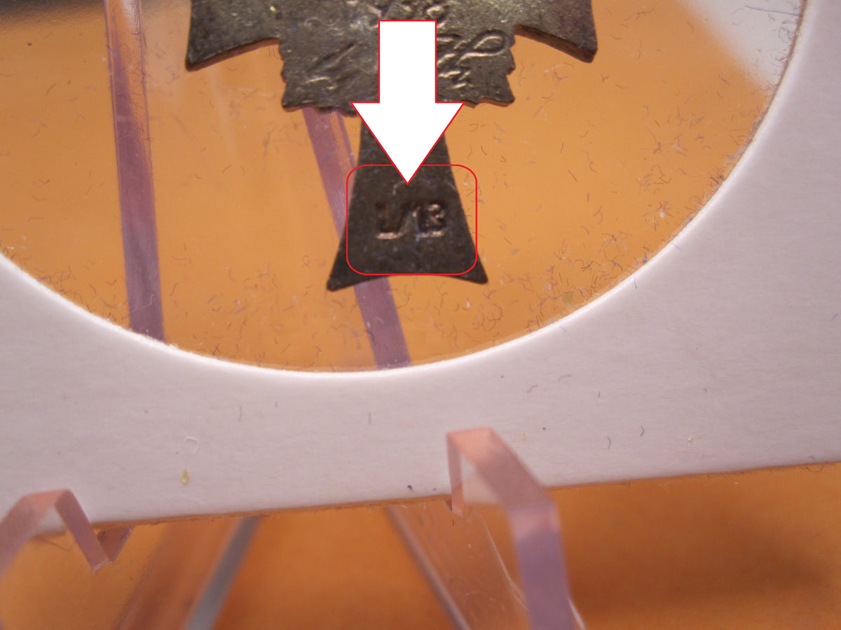 H.W.  -  -  Miniatur Kreuz Ehrenkreuz der deutschen Mutter / Mutterkreuz in Silber