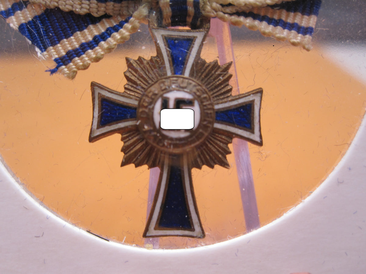 H.W.  -  -  Miniatur Kreuz Ehrenkreuz der deutschen Mutter / Mutterkreuz in Bronze