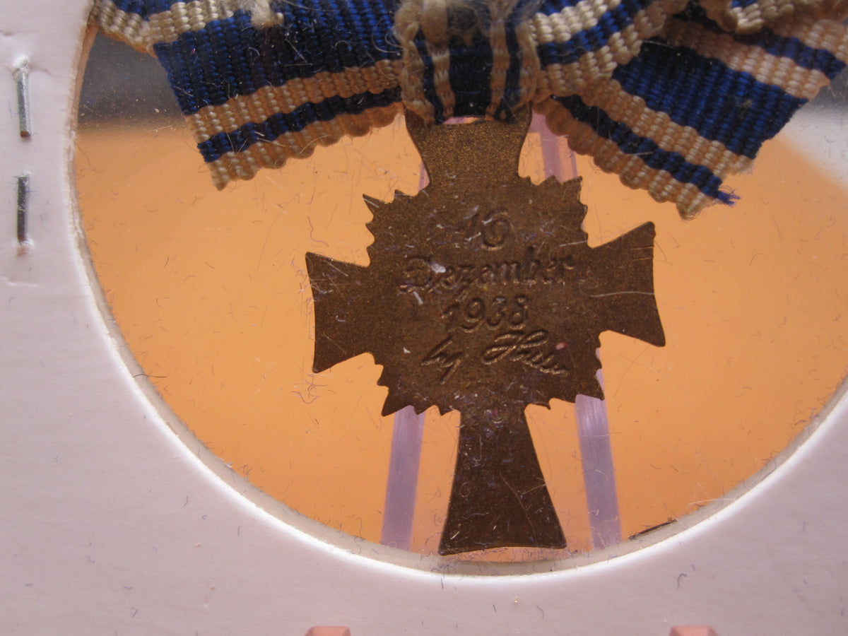 H.W.  -  -  Miniatur Kreuz Ehrenkreuz der deutschen Mutter / Mutterkreuz in Bronze