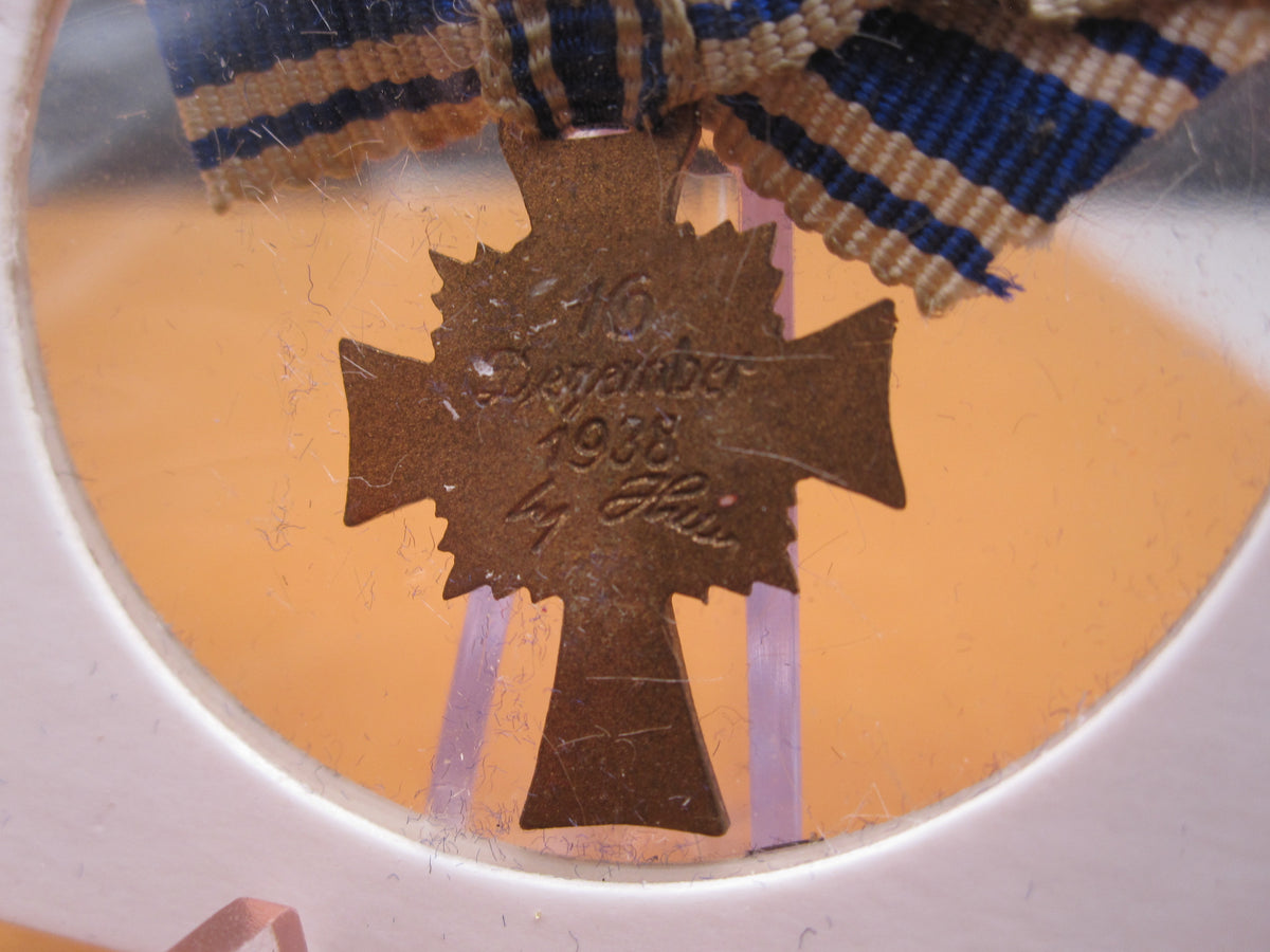H.W.  -  -  Miniatur Kreuz Ehrenkreuz der deutschen Mutter / Mutterkreuz in Bronze