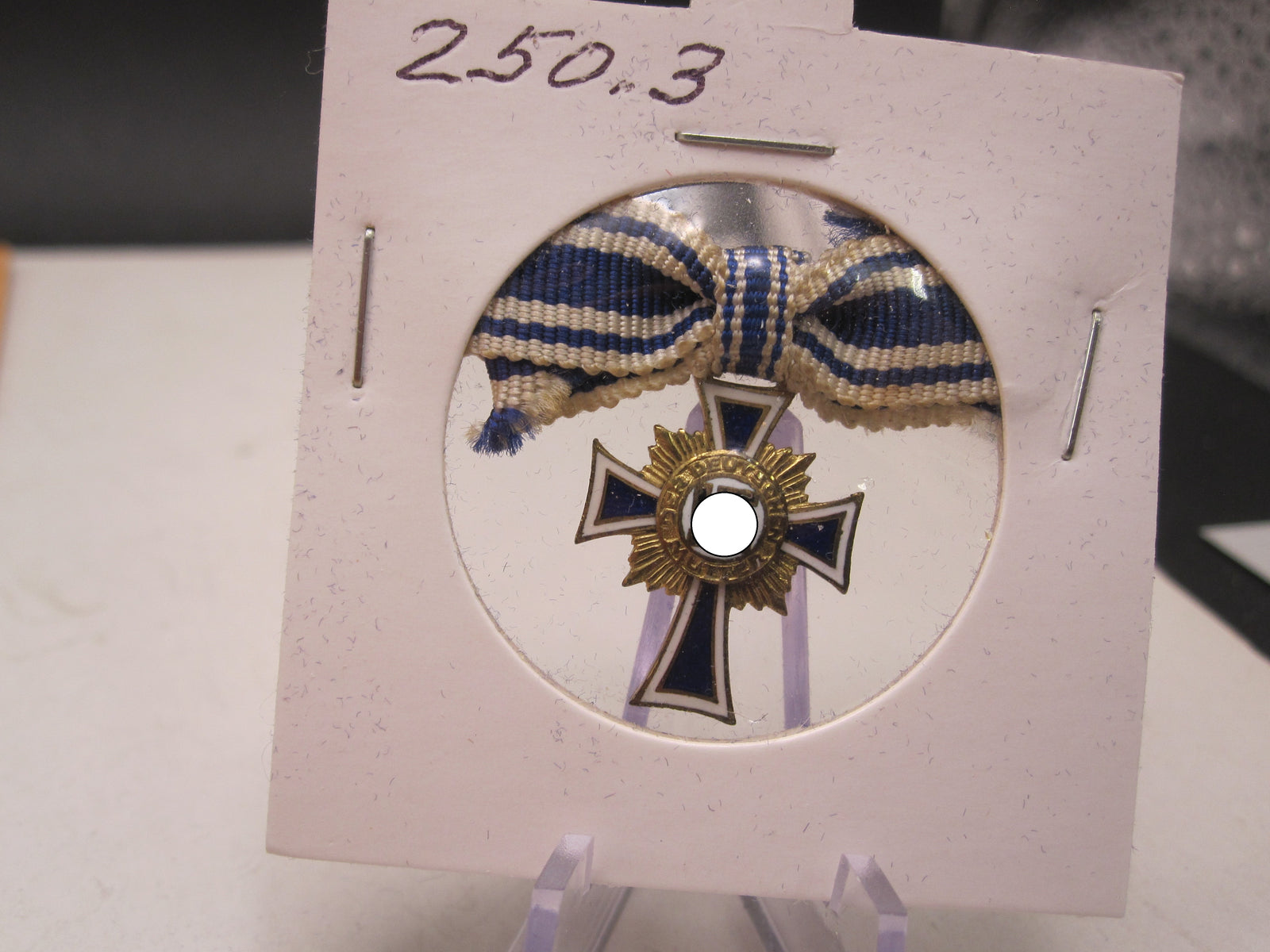 H.W.  -  -  Miniatur Kreuz Ehrenkreuz der deutschen Mutter / Mutterkreuz in Gold