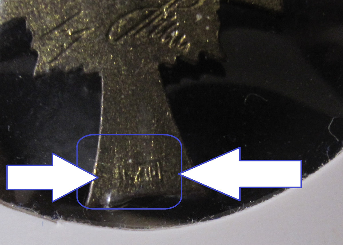 H.W.  -  -  Miniatur Kreuz Ehrenkreuz der deutschen Mutter / Mutterkreuz in Gold