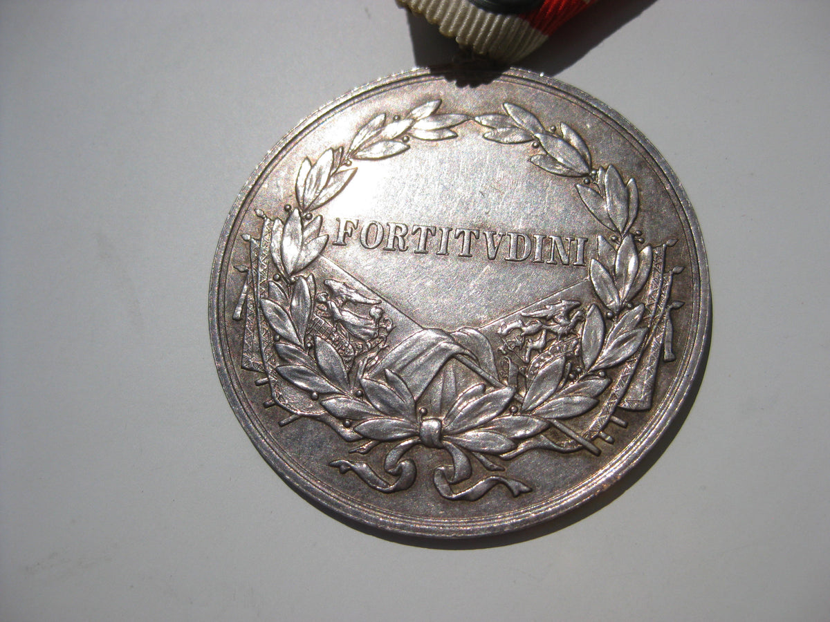 Große silberne Tapferkeitsmedaille Medaille Österreich 1914    H.W.