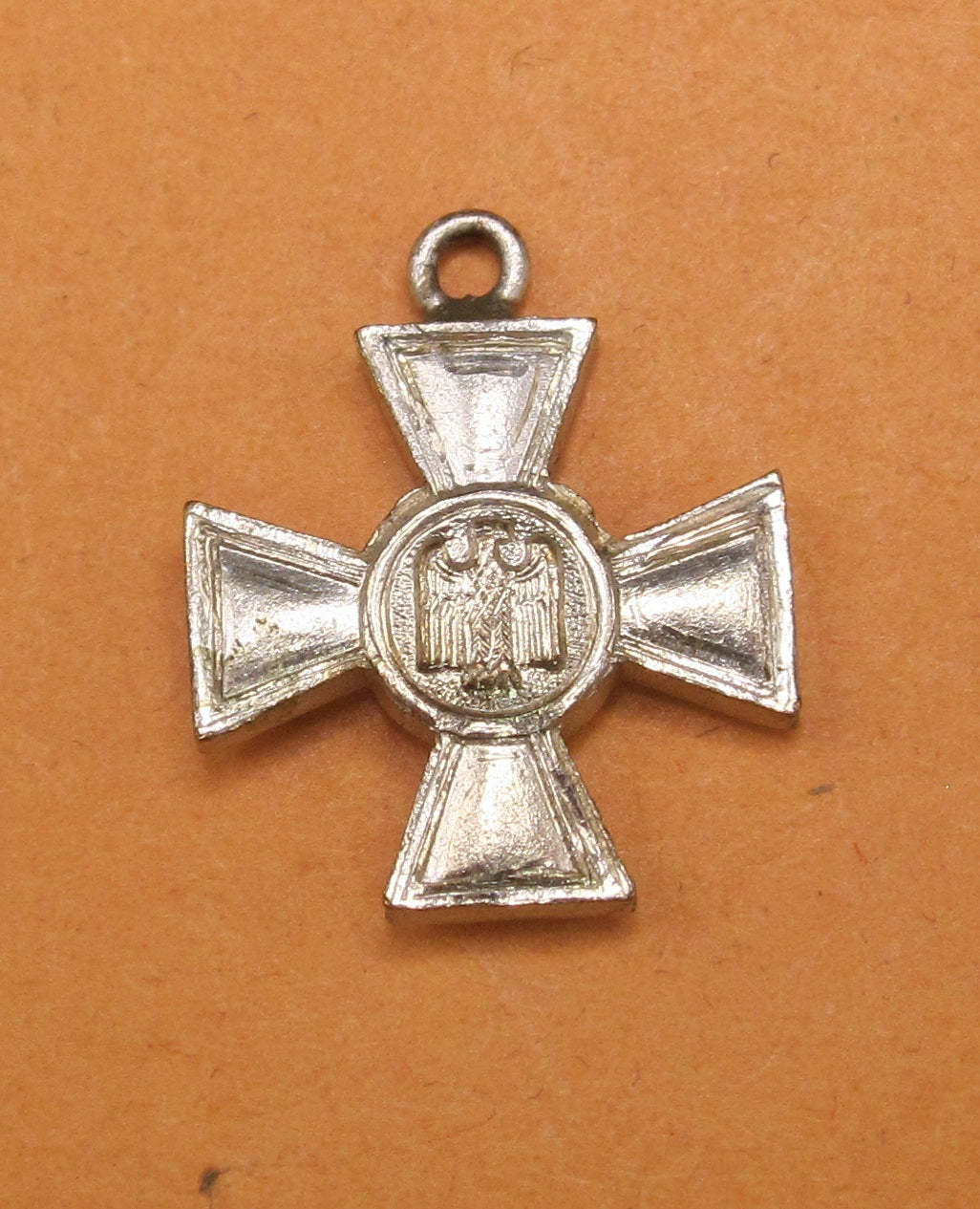 H.W.  -  - Miniatur Dienstauszeichnung der Wehrmacht für 18 Jahre Modell / Ausführung 1957