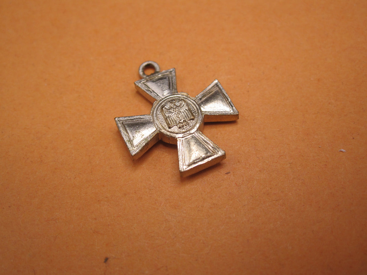 H.W.  -  - Miniatur Dienstauszeichnung der Wehrmacht für 18 Jahre Modell / Ausführung 1957