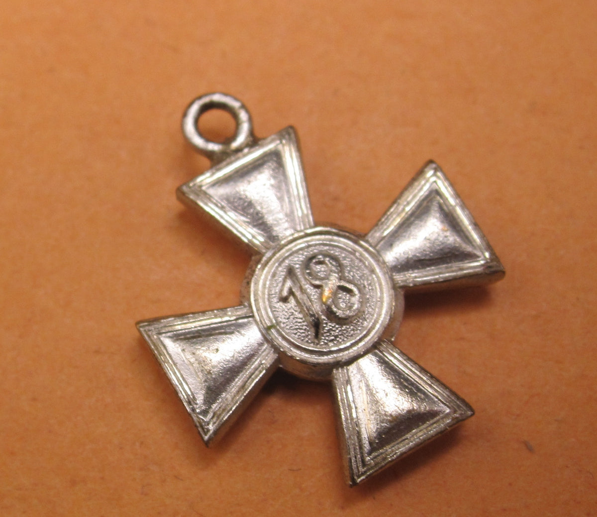 H.W.  -  - Miniatur Dienstauszeichnung der Wehrmacht für 18 Jahre Modell / Ausführung 1957