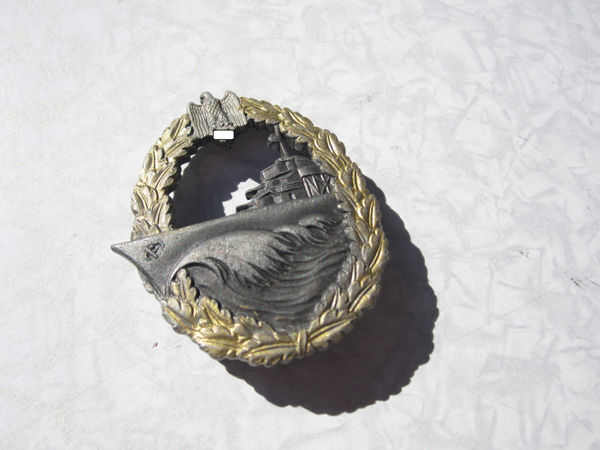 Zerstörer Kriegsabzeichen der Kriegsmarine Hersteller:  S.H.u.Co. 3.Form