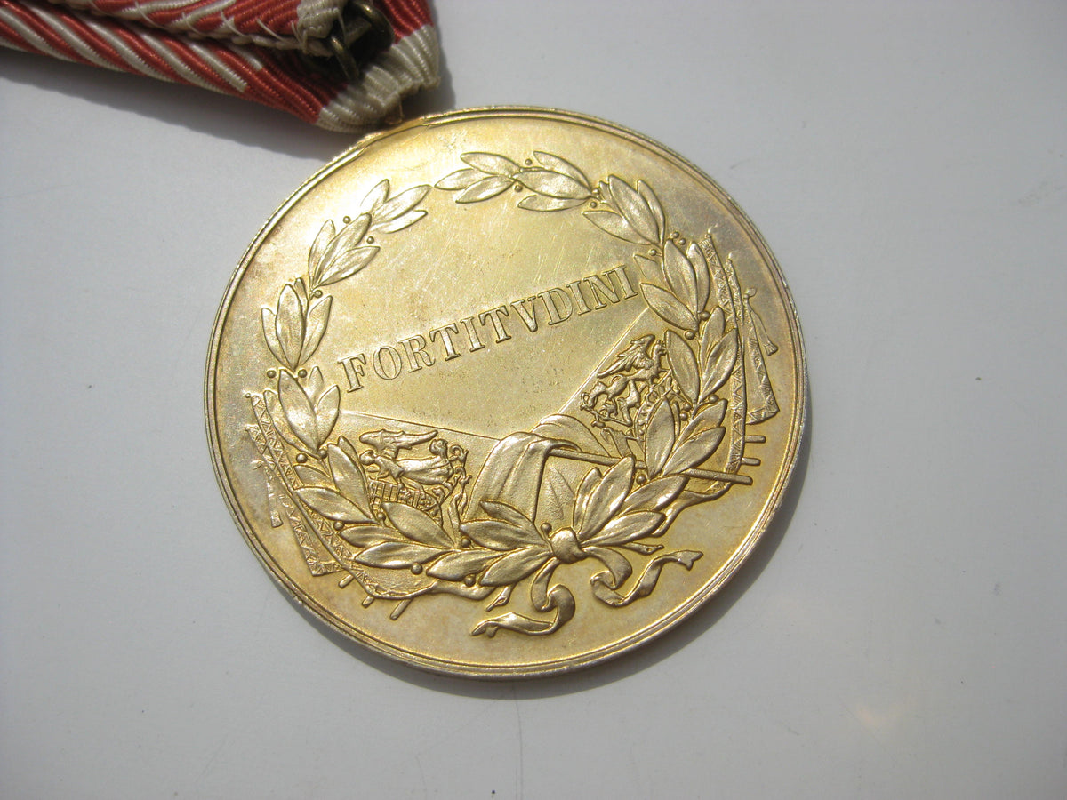 H.W. Medaille Österreich 1914 goldene Tapferkeitsmedaille