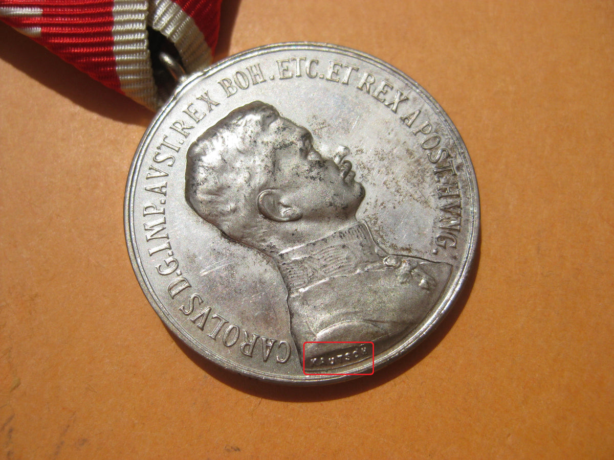Kleine silberne Tapferkeitsmedaille Variante MIT RANDPUNZE Medaille Österreich 1914       H.W.