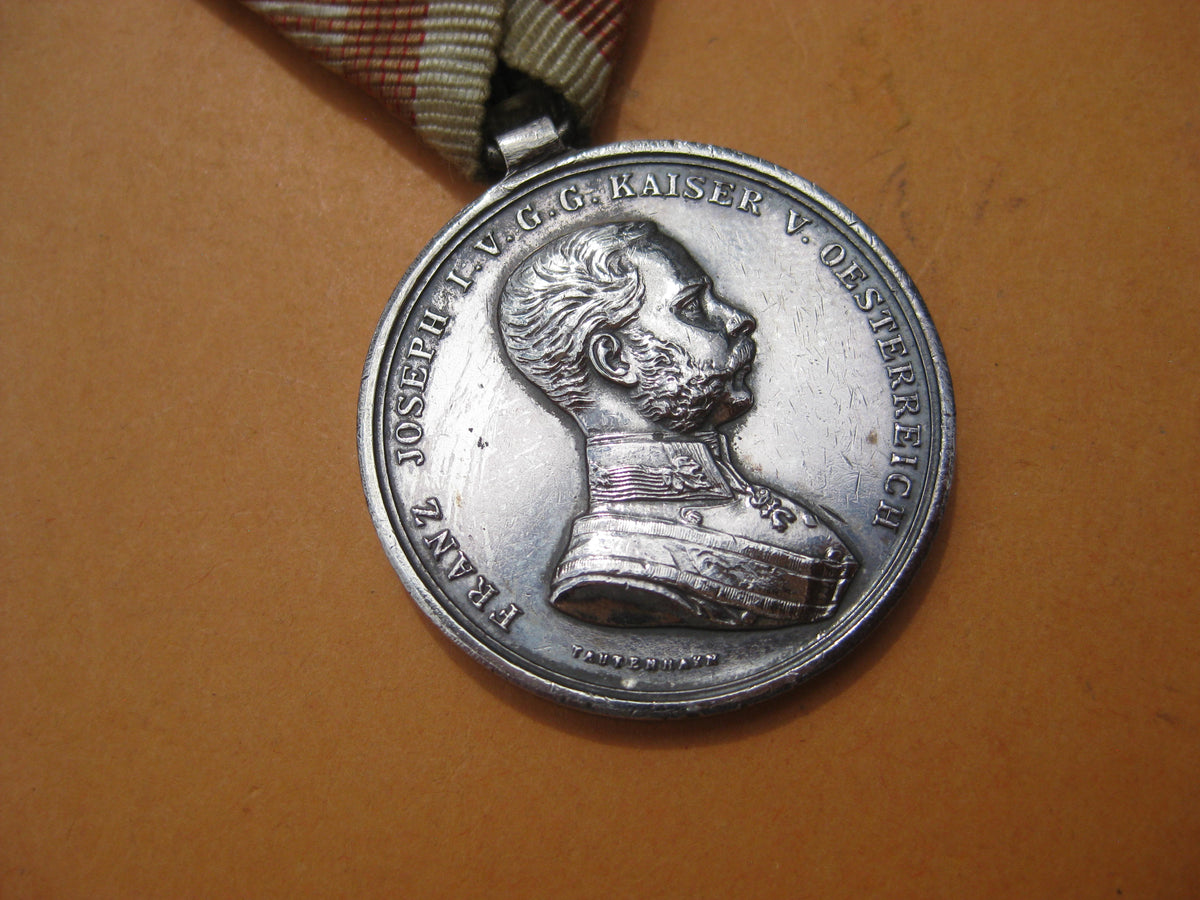 H.W. -  -  Medaille Österreich 1914 kleine silberne Tapferkeitsmedaille