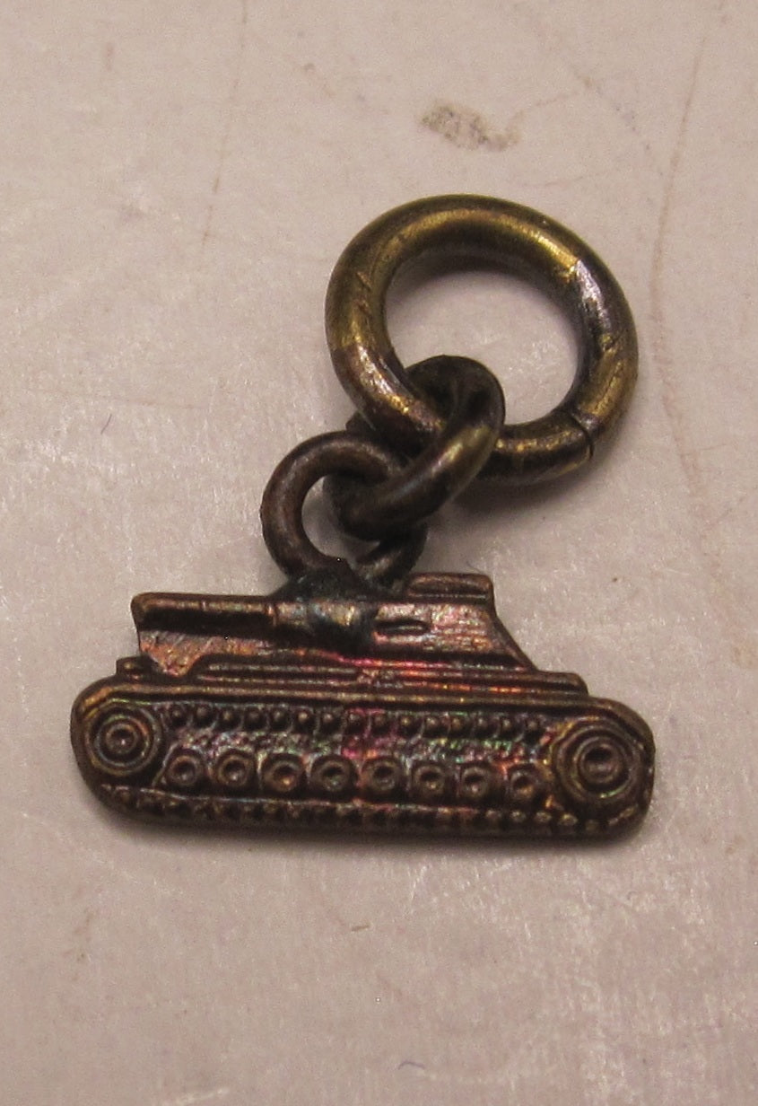H.W.  -  - Miniatur Sonderabzeichen für das Niederkämpfen von Panzerkampfwagen durch Einzelkämpfer der Wehrmacht in Silber Modell / Ausführung 1957