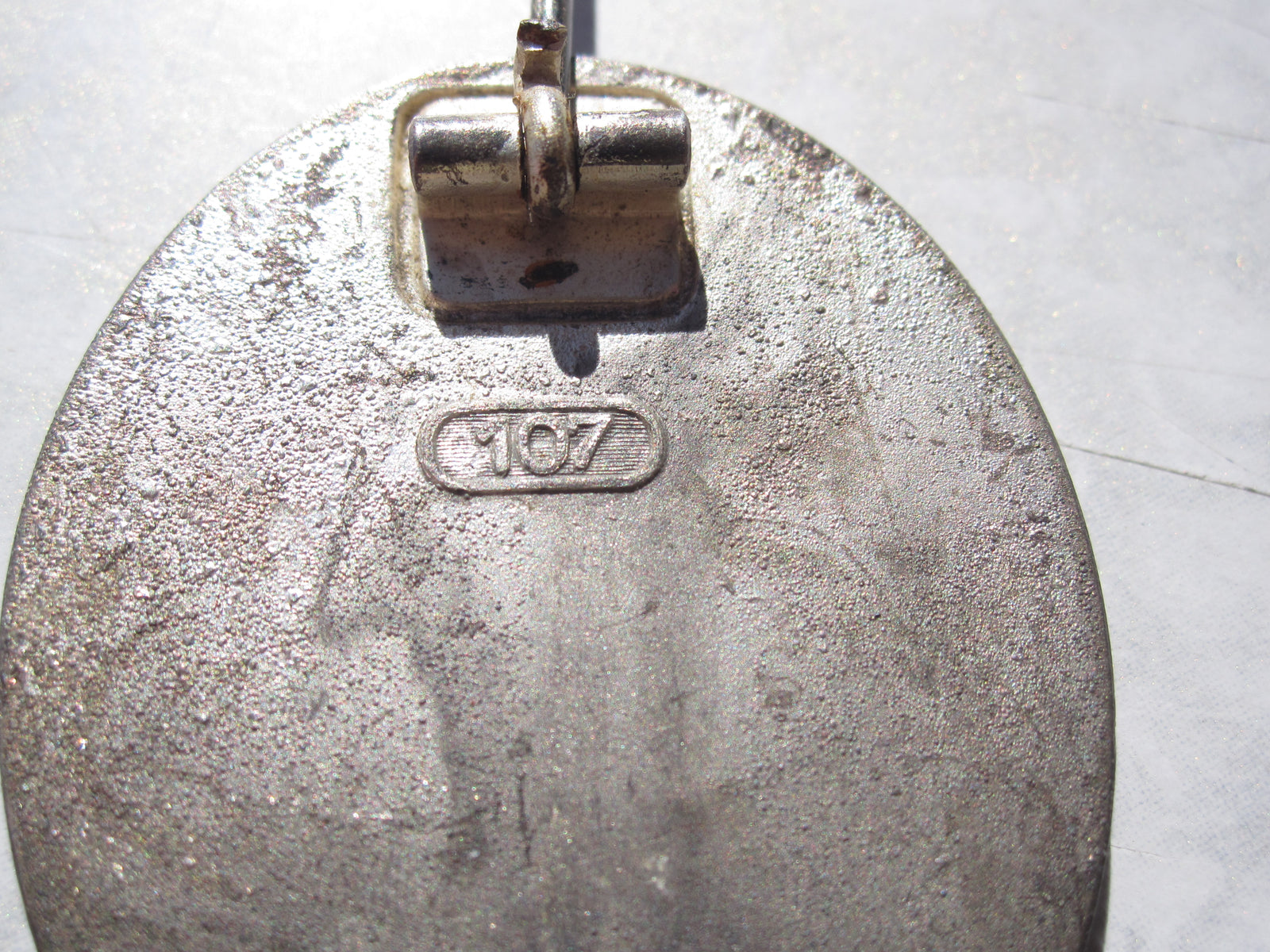 Verwundetenabzeichen 1939 in Silber Hersteller: "107"