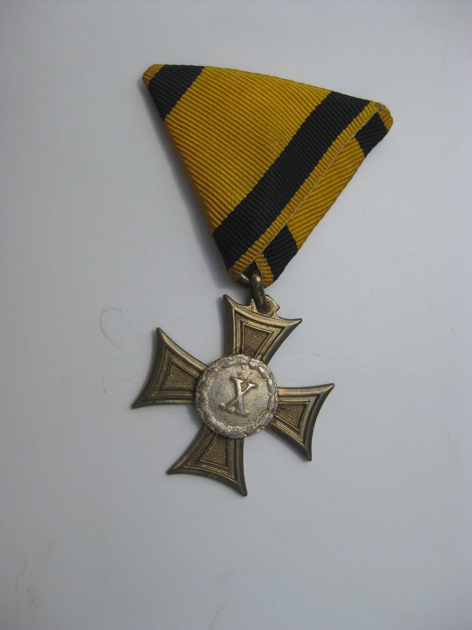 H.W. -   -   mir unbekanntes Dienstauszeichnungskreuz 10 Jahre Österreich