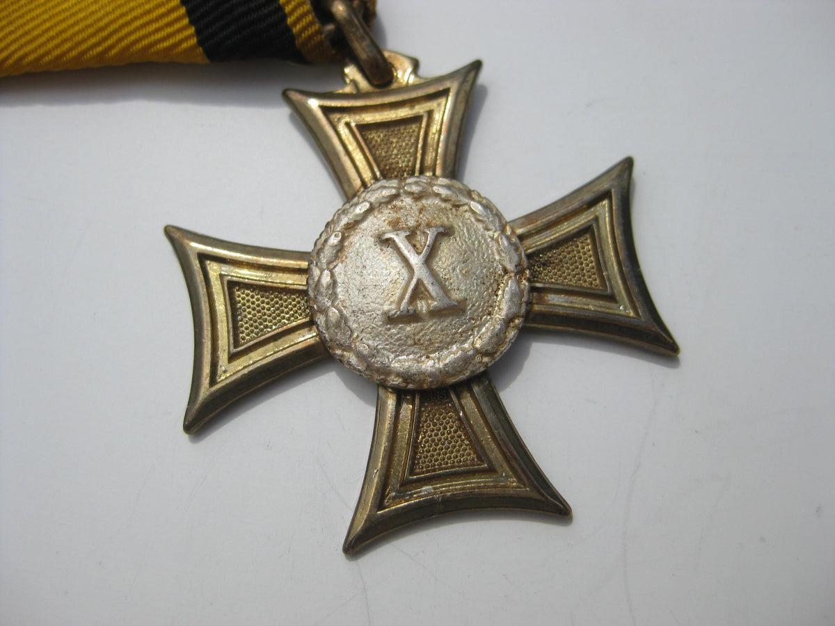 H.W. -   -   mir unbekanntes Dienstauszeichnungskreuz 10 Jahre Österreich