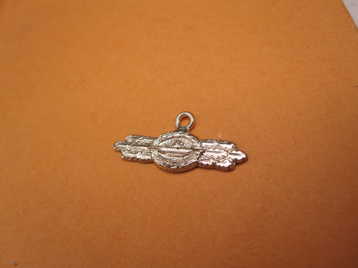 H.W.  -  - Miniatur U-Boot Frontspange der Kriegsmarine in Silber Modell / Ausführung 1957