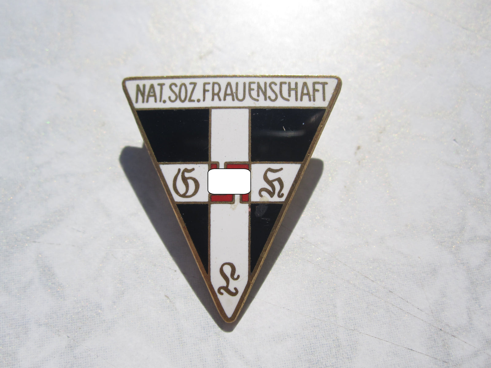 Mitgliedsabzeichen deutsche NS-Frauenschaft NSFM Hersteller: RZM "M1/13"