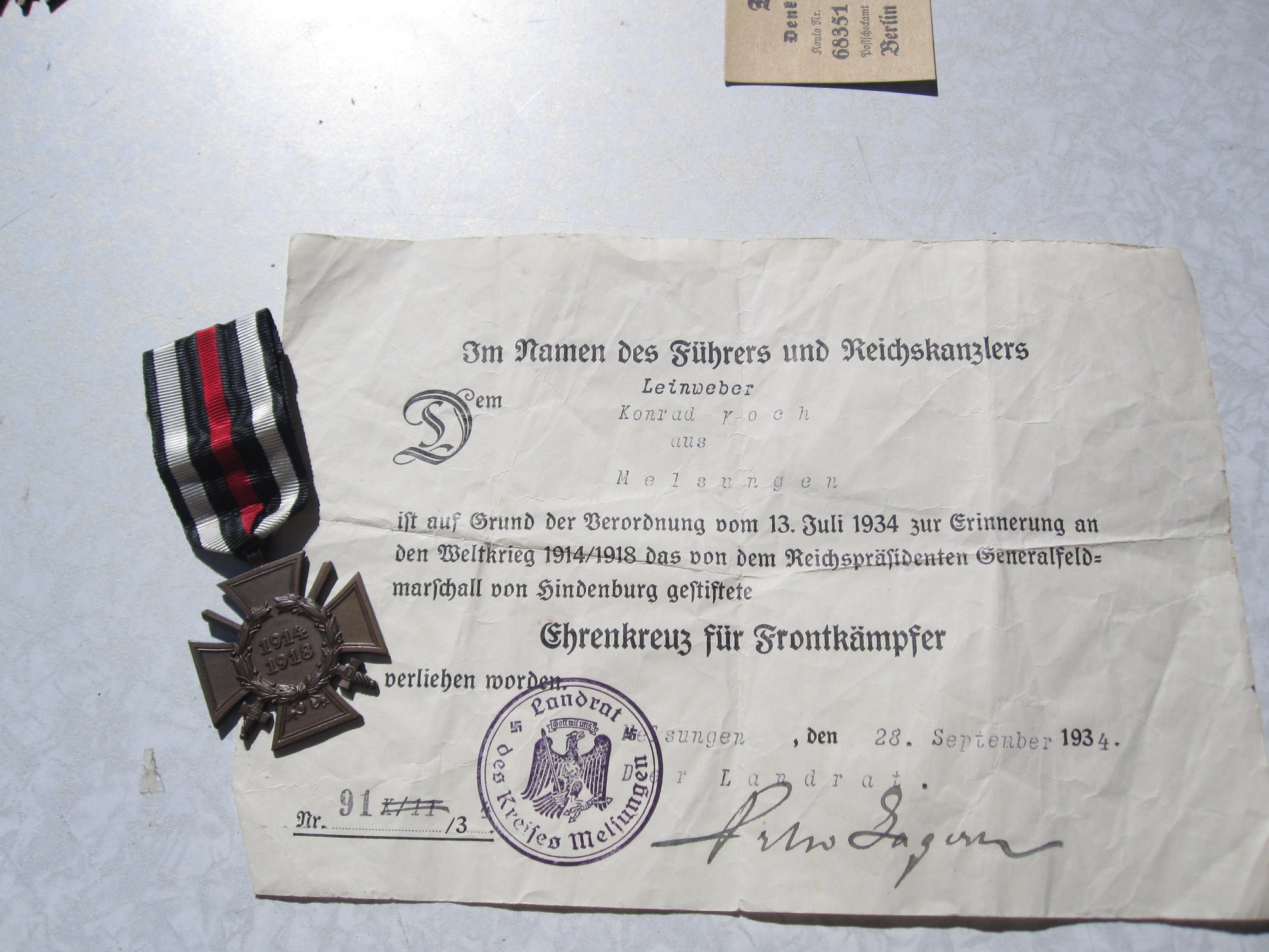 Ehrenkreuz für Frontkämpfer 1914 - 1918 Hersteller:  R.V.9 mit Verleihungsurkunde