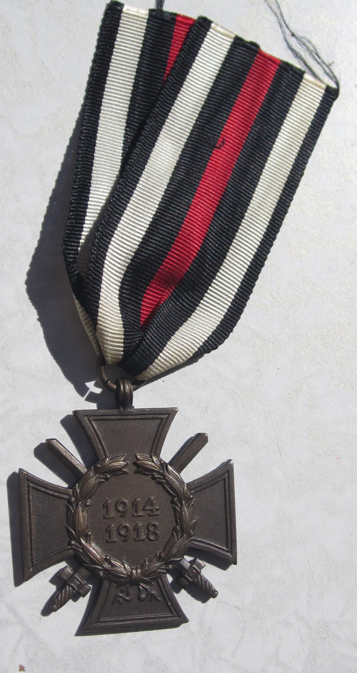 Ehrenkreuz für Frontkämpfer 1914 - 1918 Hersteller:  DG oder GD