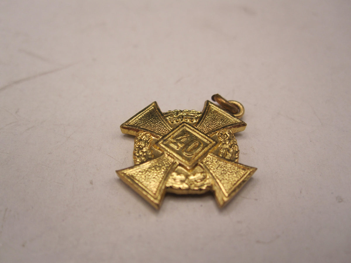 H.W.  -  - Miniatur Kreuz für 40 Jahre Treue Dienste Modell / Ausführung 1957