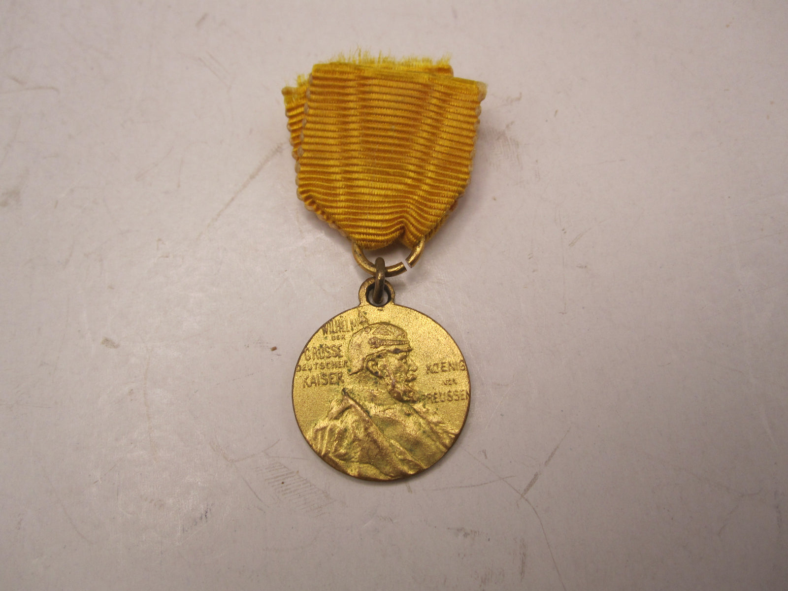 H.W.  -  -  Miniatur Miniaturkettchen Miniaturkette Centenarmedaille