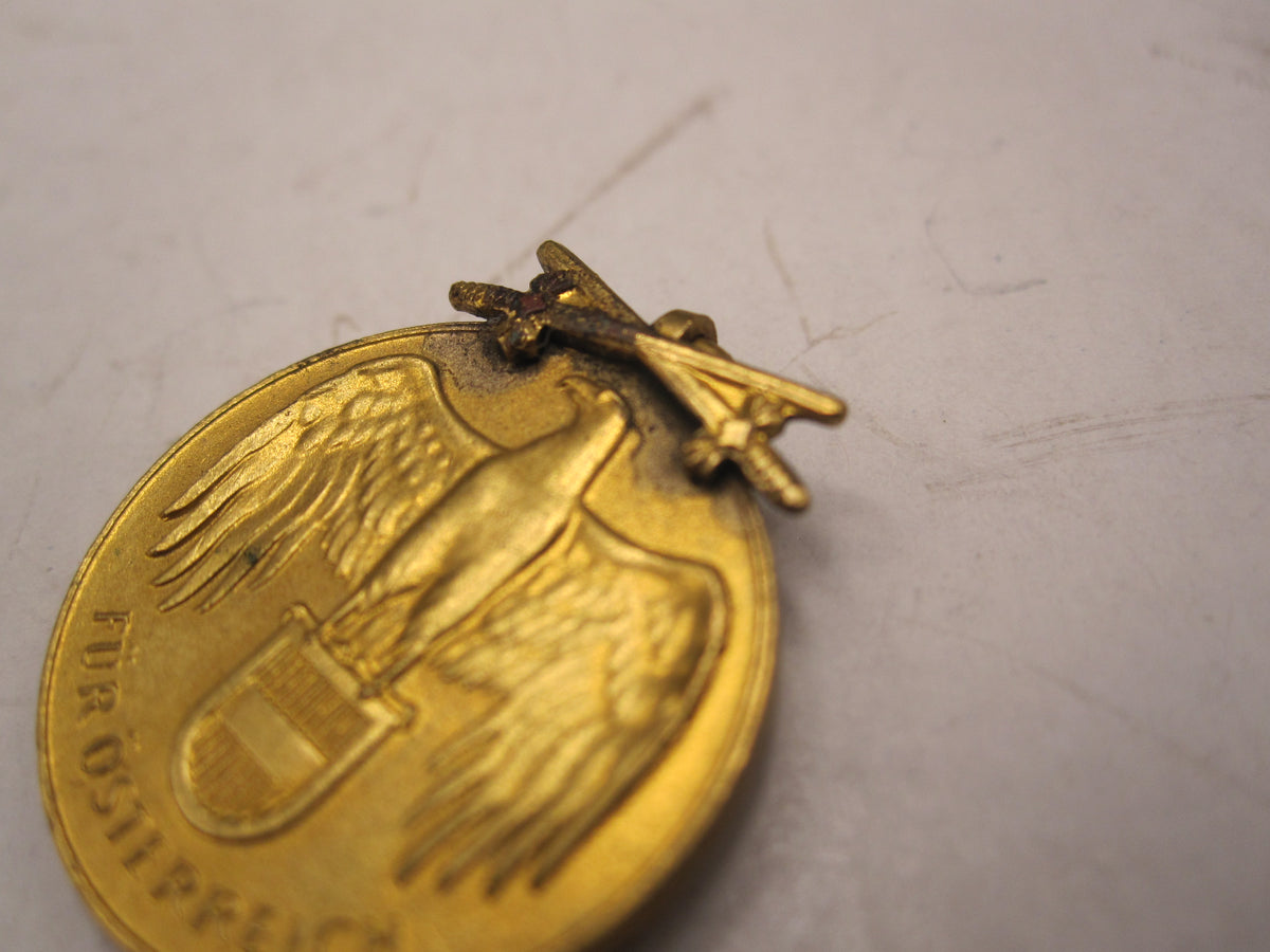 H.W.  -  -  Miniatur Kriegsmedaille Österreich 1914 - 1918