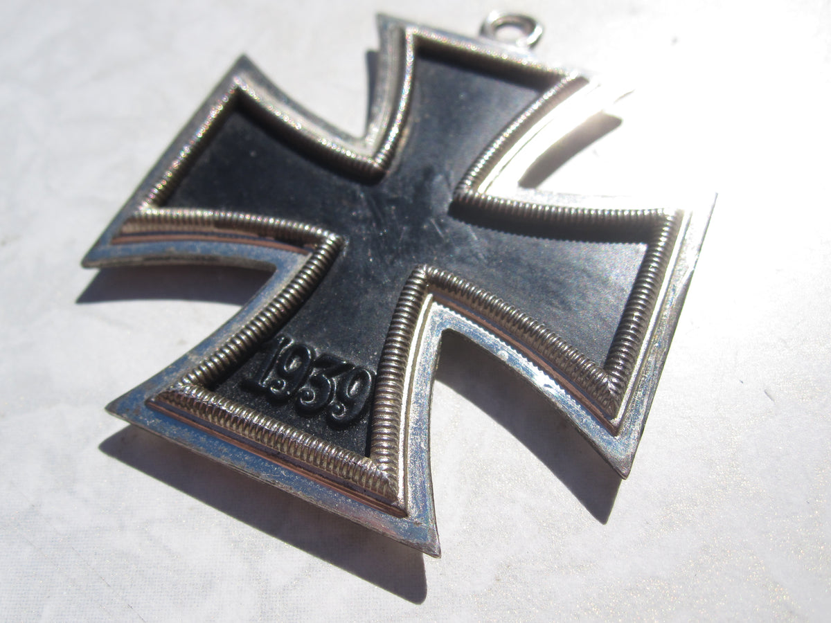 Ritterkreuz des Eisernen Kreuzes 1939 - Anfertigung- NACH 1945????