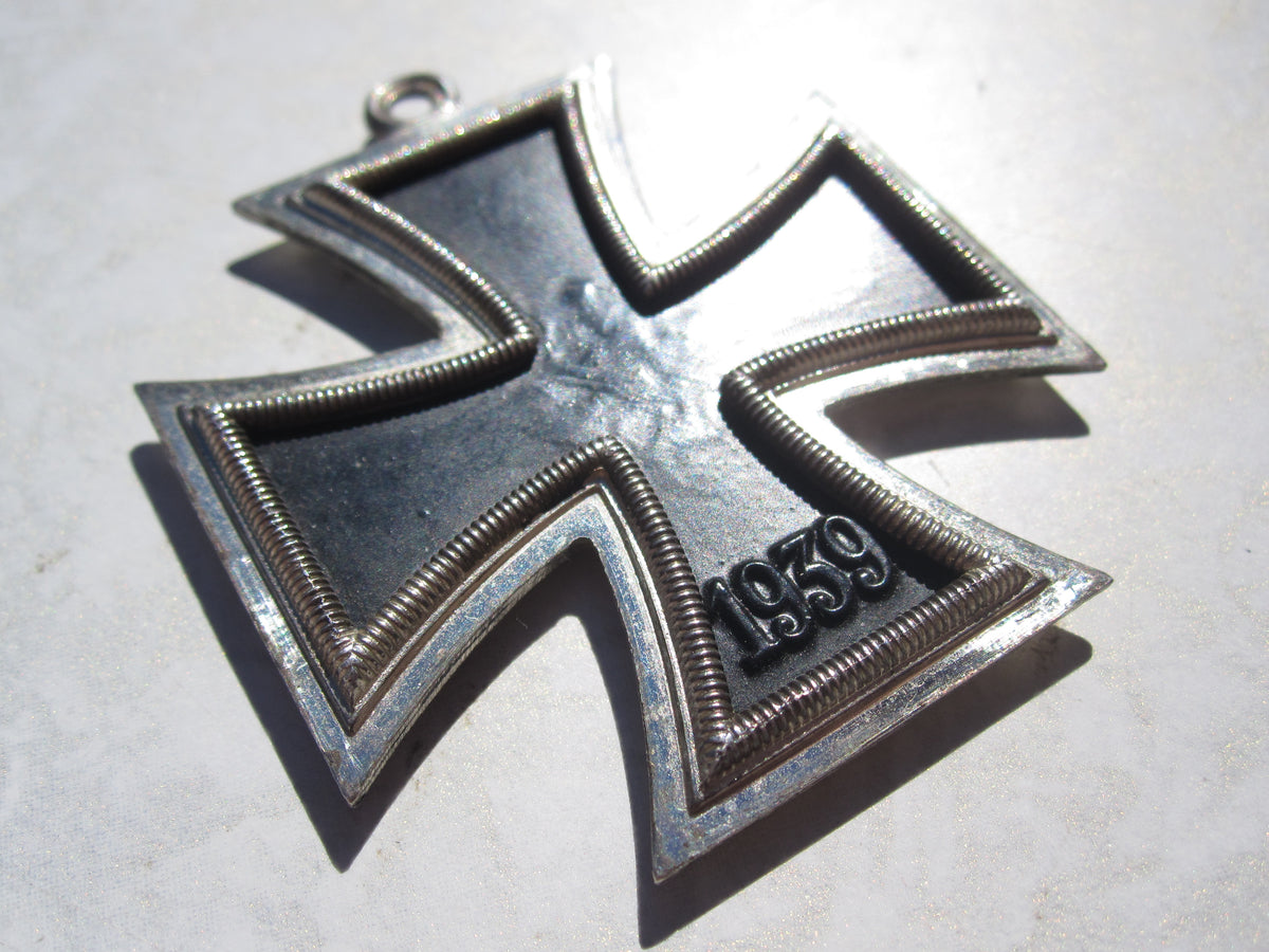 Ritterkreuz des Eisernen Kreuzes 1939 - Anfertigung- NACH 1945????