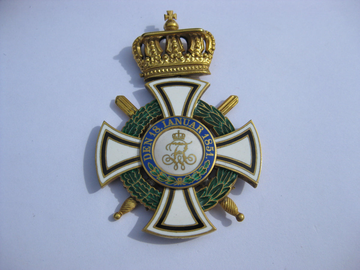 Ritterkreuz Hausorden von Hohenzollern im Verleihungsetui
