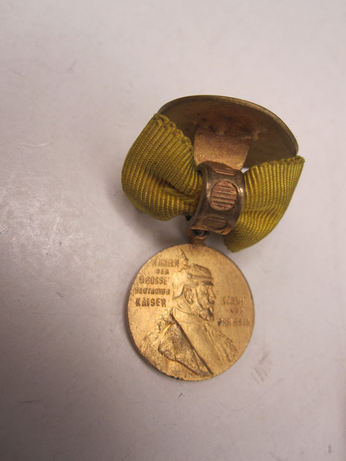 H.W.  -  -  Miniatur Miniaturkettchen Miniaturkette Centenarmedaille