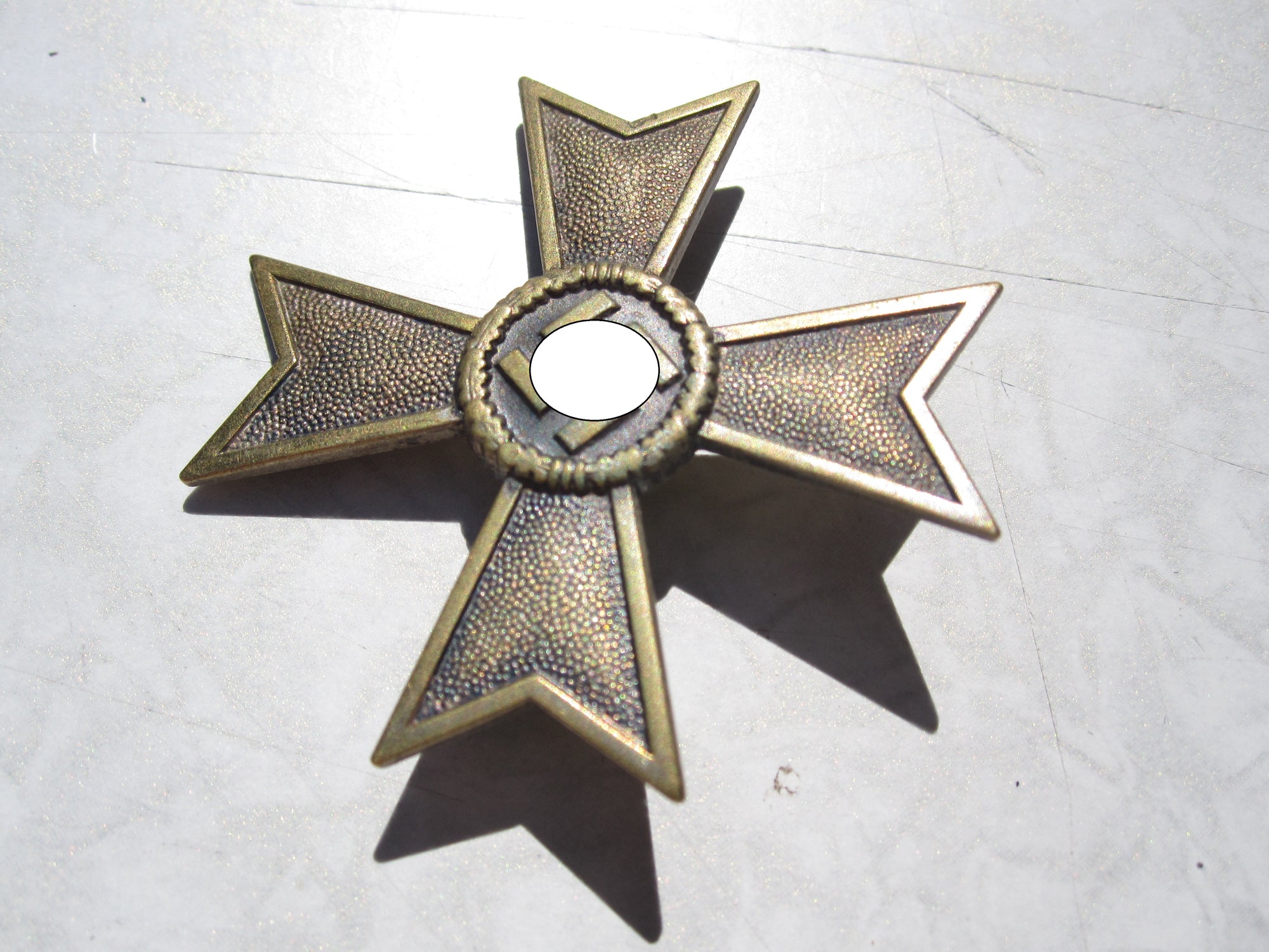 Kriegsverdienstkreuz 1.Klasse OHNE Schwerter (KVK1/39) Hersteller: "L15"