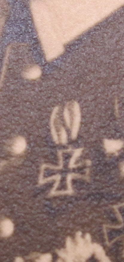 Eisernes Kreuz 2.Klasse 1939 (EK2/39) an Einzelordenspange &amp; Trägerfoto