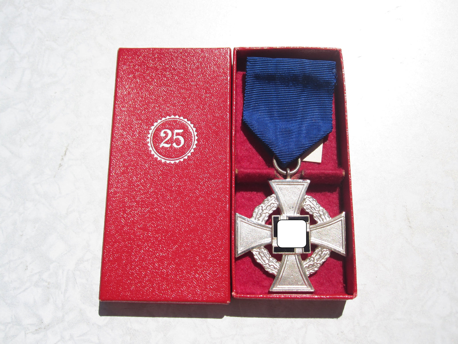 Treudienst-Ehrenzeichen für 25 Jahre in Verleihungsschachtel Hersteller: Franz Reischauer