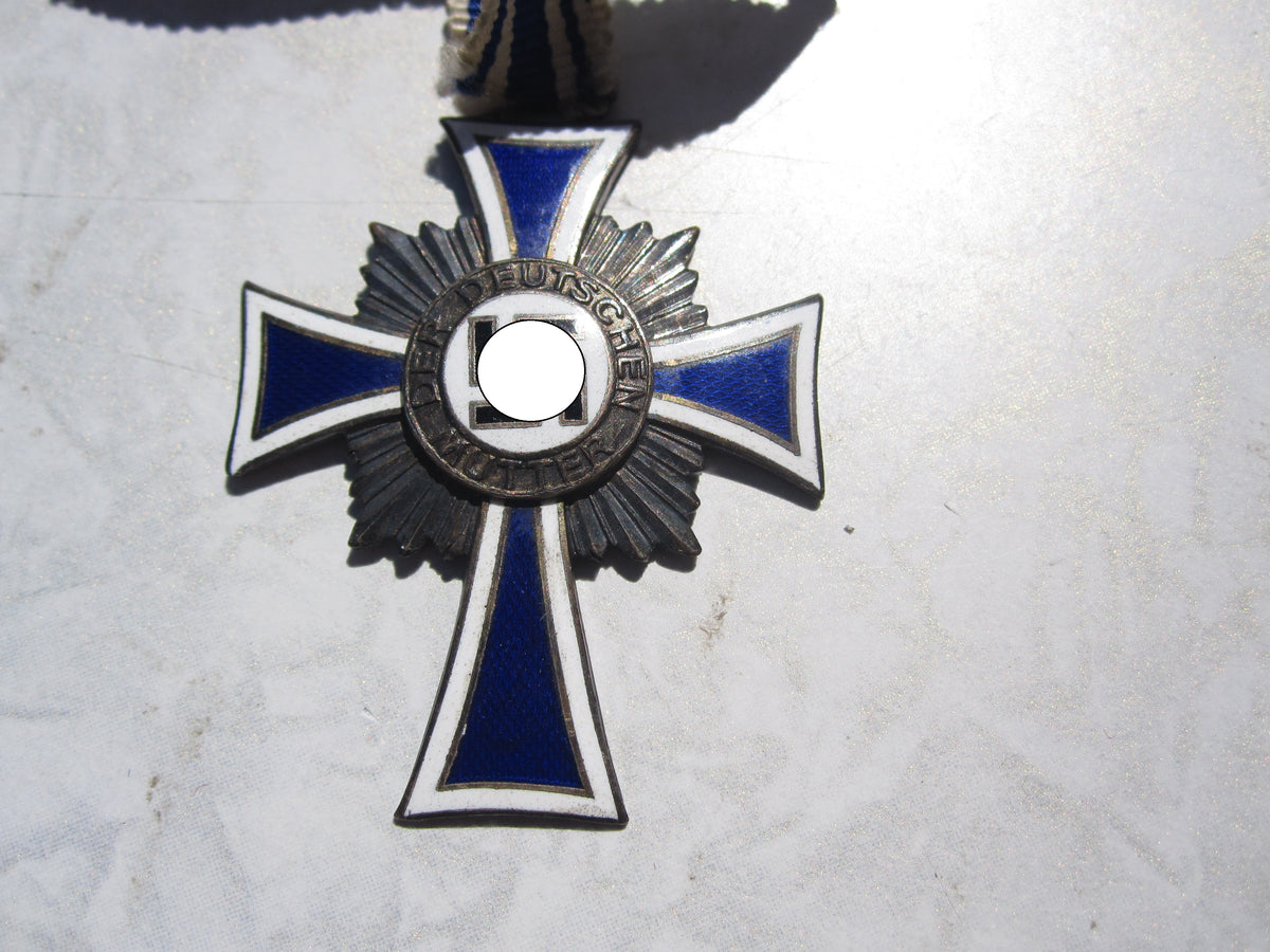 Ehrenkreuz der deutschen Mutter / Mutterkreuz in Silber / Zweite Stufe