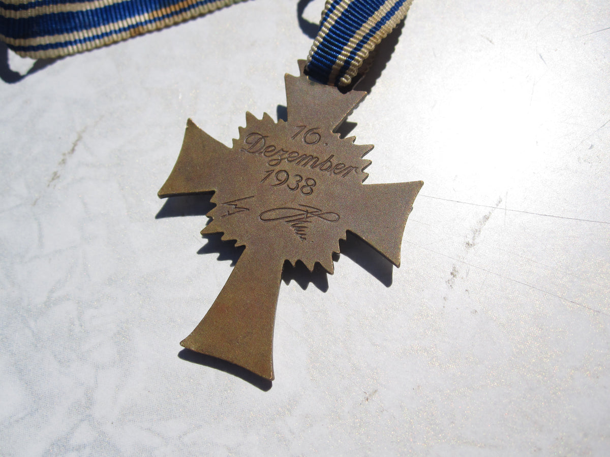 Ehrenkreuz der deutschen Mutter Mutterkreuz in Bronze Dritte Stufe