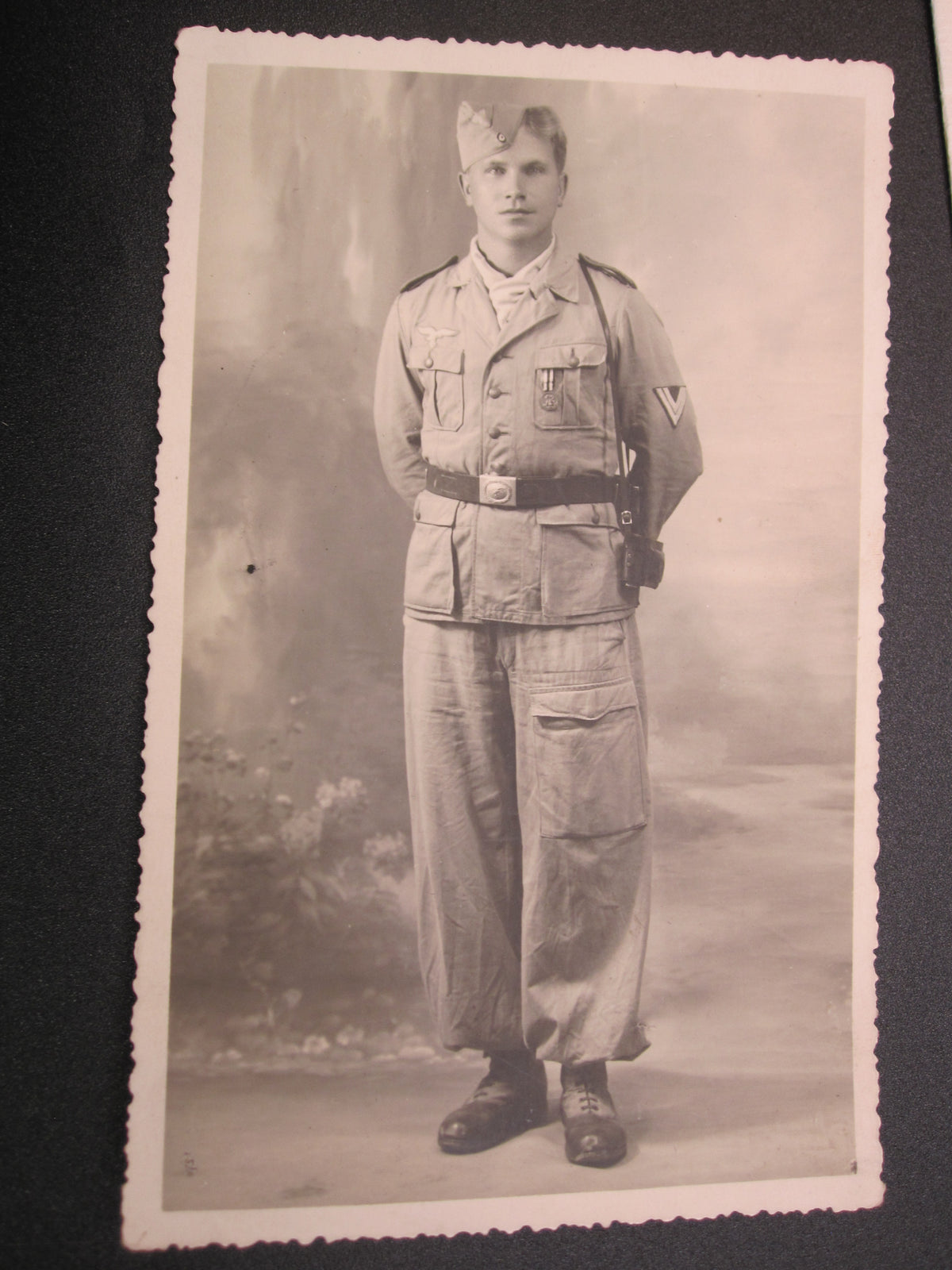 Uniformfoto Luftwaffensoldat dabei Feldspange &amp; Feldpost aus AFRIKA