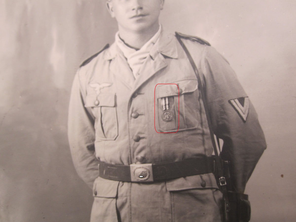 Uniformfoto Luftwaffensoldat dabei Feldspange &amp; Feldpost aus AFRIKA