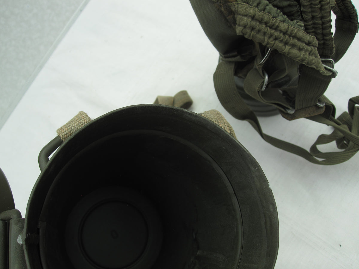 Originale Gasmaske der Wehrmacht / 2.Weltkrieg mit Zubehör