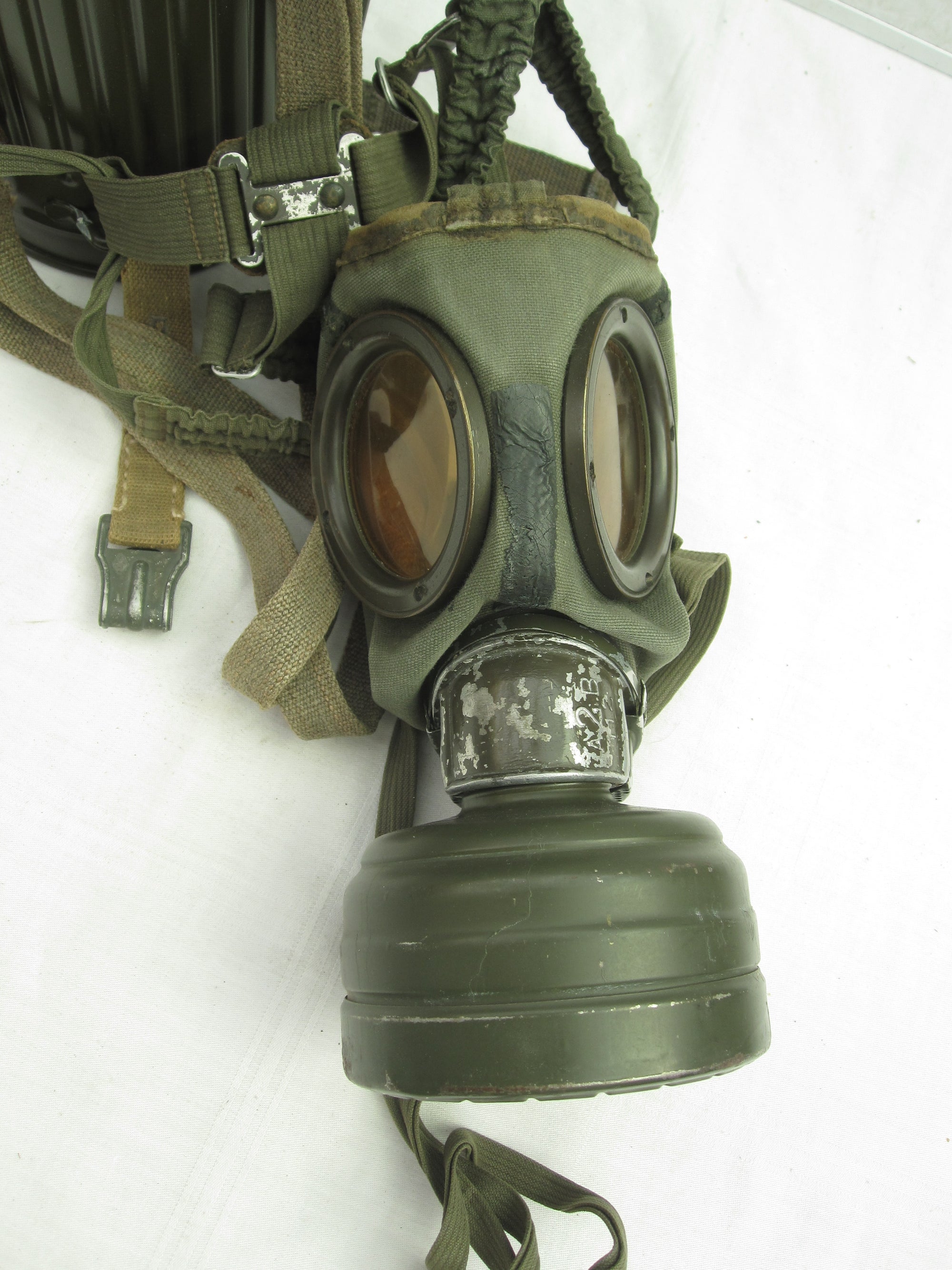 Originale Gasmaske der Wehrmacht / 2.Weltkrieg mit Zubehör