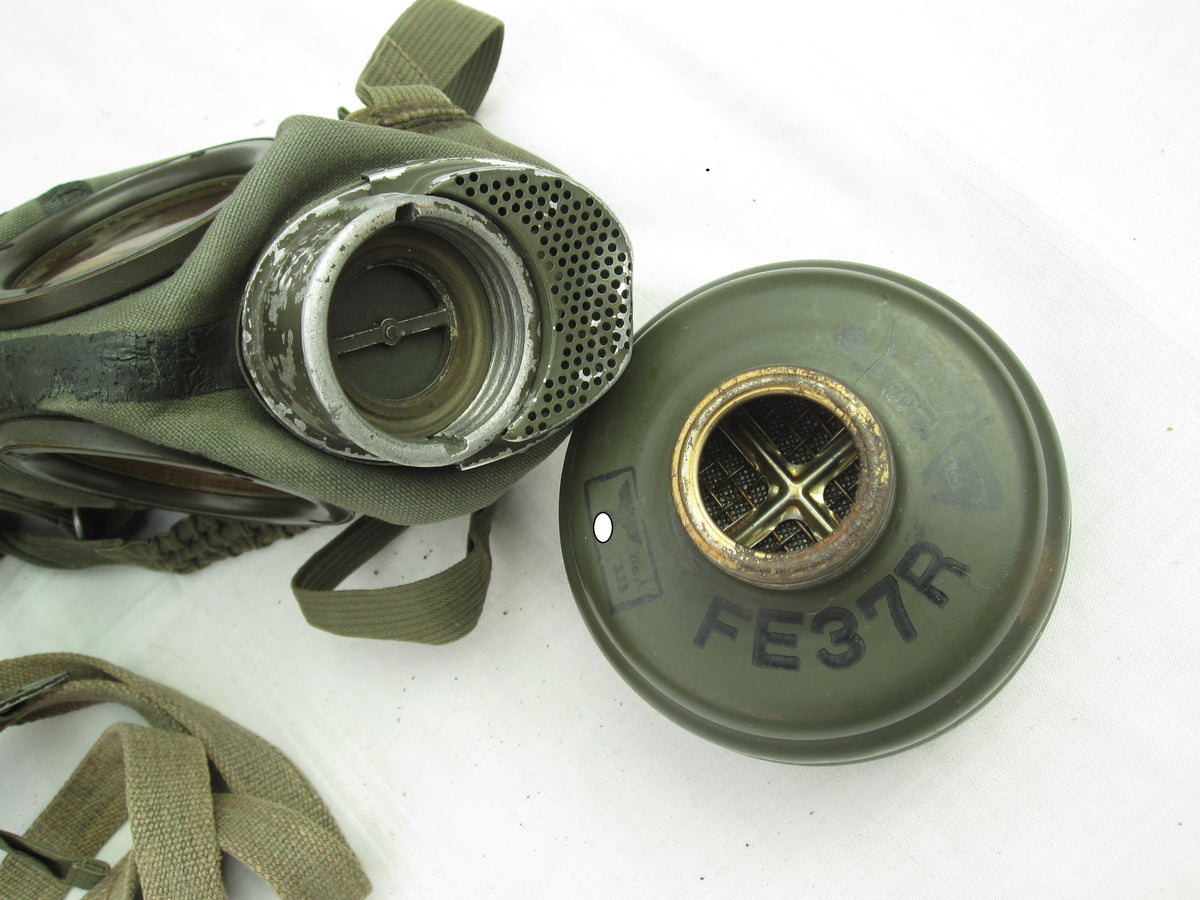 Originale Gasmaske der Wehrmacht / 2.Weltkrieg mit Zubehör