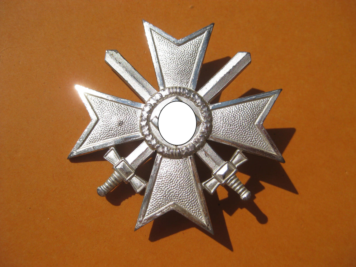 H.W. Kriegsverdienstkreuz 1.Klasse mit Schwertern (KVK1/39) Hersteller: "43“ Mint Condition