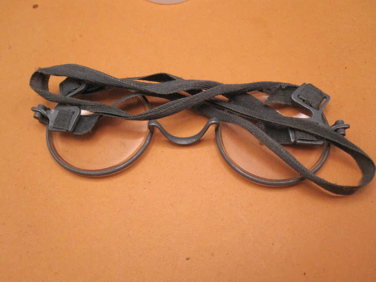 Originale &amp; alte Maskenbrille der Wehrmacht