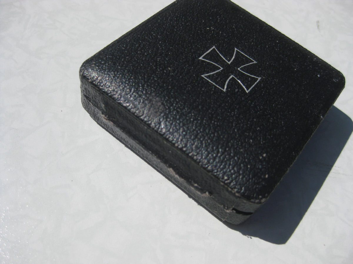 Eisernes Kreuz 1.Klasse 1939 Hersteller: &quot;L/59&quot;  (EK1/39) im Verleihungsetui