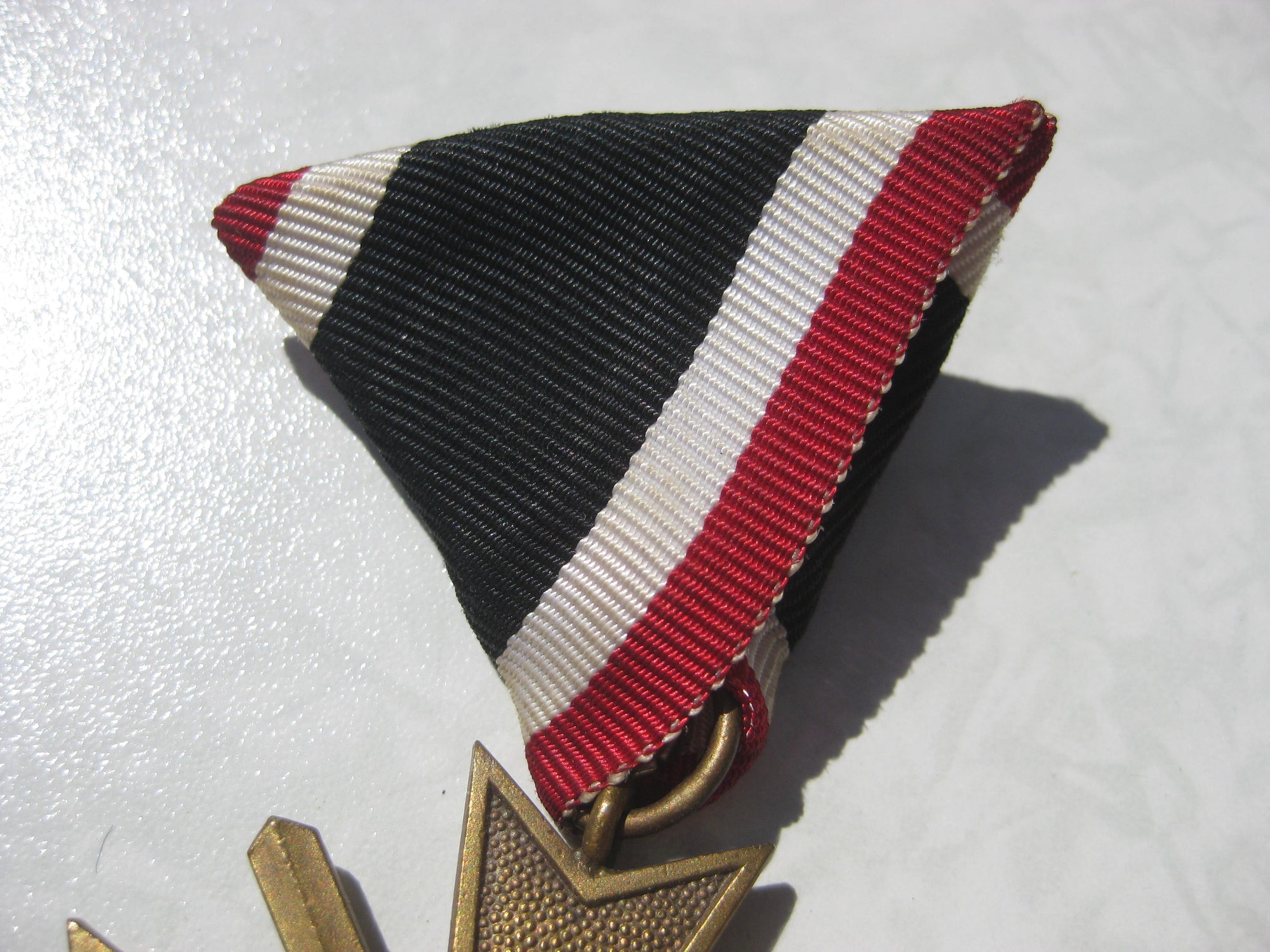 H.W. Kriegsverdienstkreuz 2.Klasse mit Schwertern (KVK2/39) am Dreiecksband