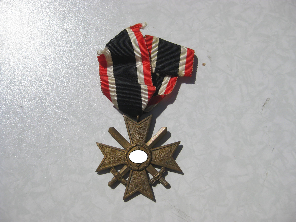 H.W. Kriegsverdienstkreuz 2.Klasse mit Schwertern KVK2/39 in Verleihungstüte Arno Wallpach in Salzburg