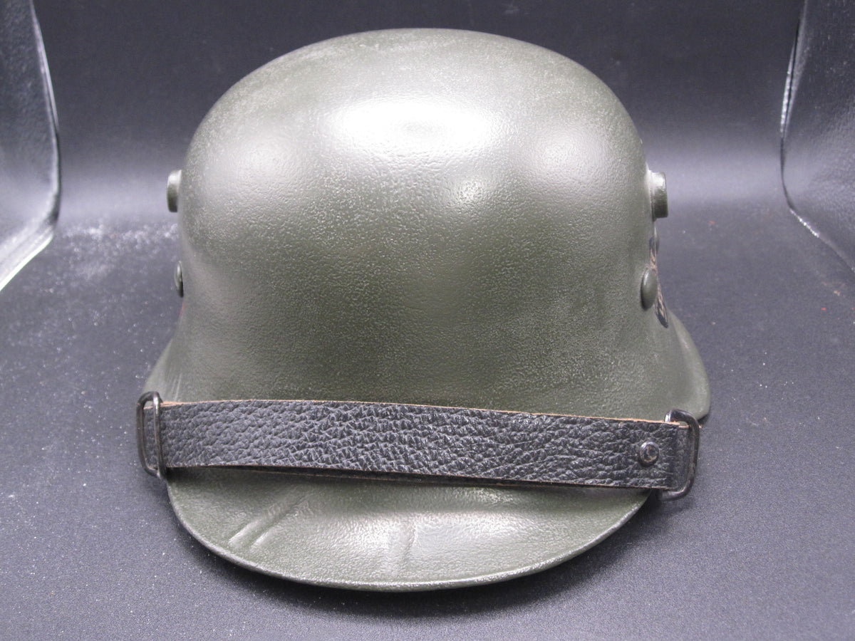 ORIGINALER Kinder Stahlhelm Wehrmacht mit beiden Abzeichen !!!