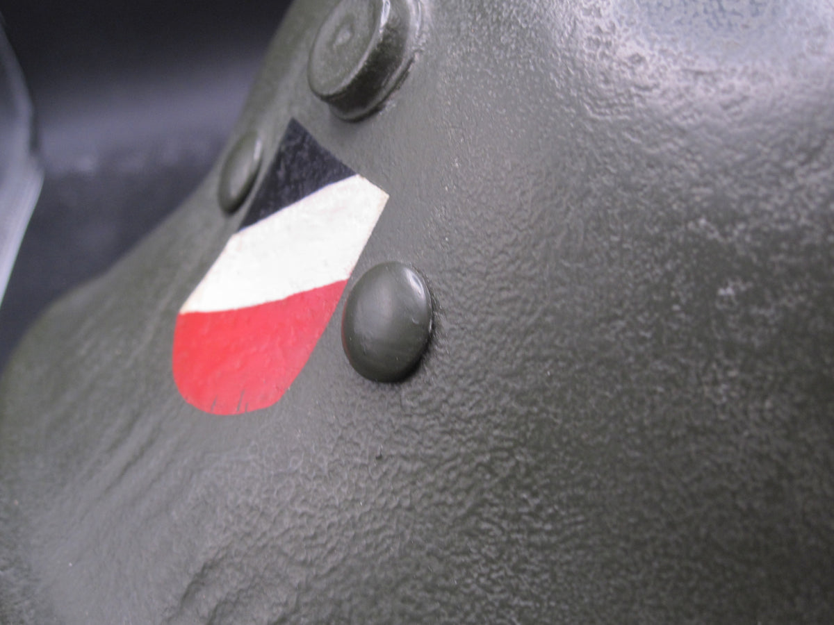 ORIGINALER Kinder Stahlhelm Wehrmacht mit beiden Abzeichen !!!