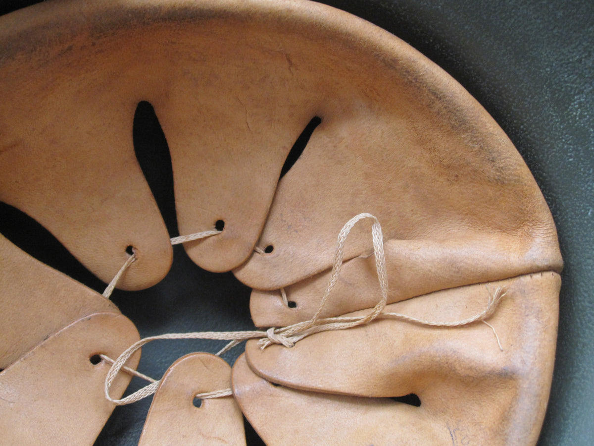 ORIGINALER Kinder Stahlhelm Wehrmacht mit beiden Abzeichen !!!