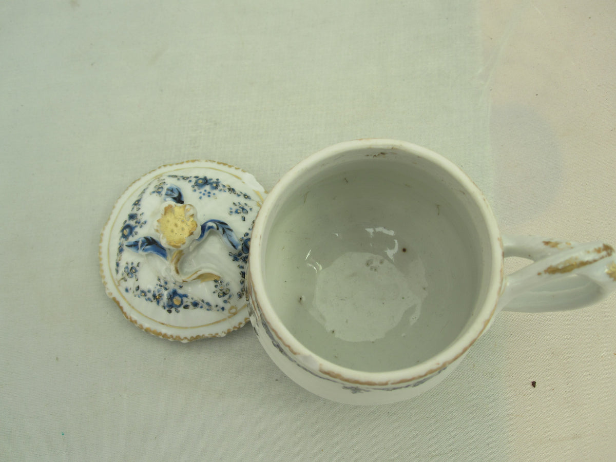 Porzellantasse mit mir unbekanntem Adelswappen ?? Freiherrenkrone