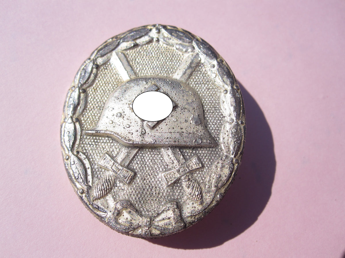 Verwundetenabzeichen (VAZ) 1939 in Silber Hersteller &quot;100&quot;