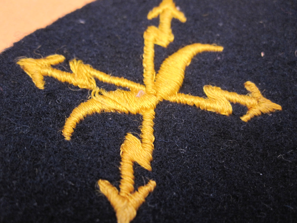 H.W.  -  -   ORIGINAL Abzeichen Flugmeldedienstaufbahn